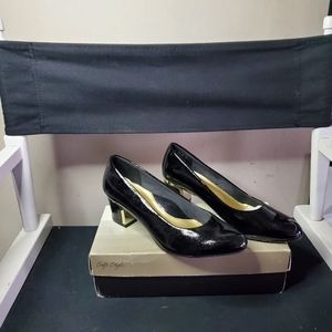 SOFT STYLE Womens Deanna Dress Pump Heel Size 7.5